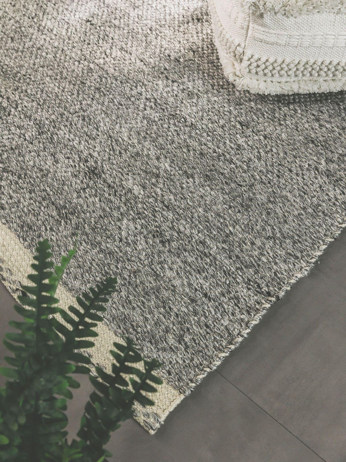 Teppich aus recyceltem Material Kiah Grau